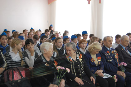 Присутствовали ветераны  Великой Отечественной войны, учащиеся лицея, а также гости других школ Индустриального района